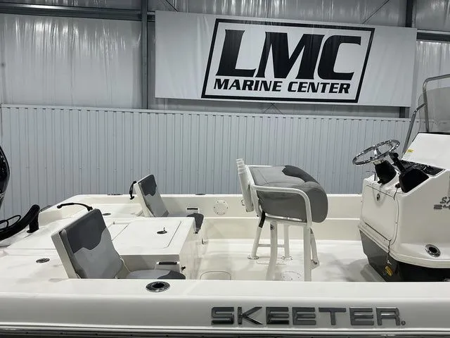 Slide: The Image of Skeeter SX 240 2015 - 12