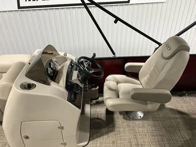 Slide: The Image of Harris Cruiser 220 2019 - 13