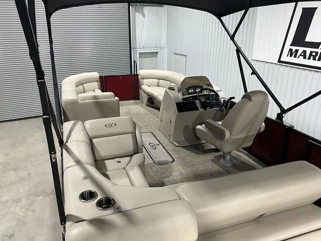 Slide: The Image of Harris Cruiser 220 2019 - 18