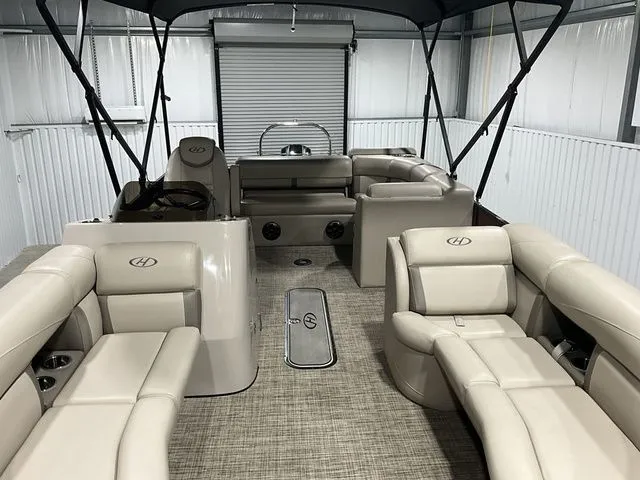 Slide: The Image of Harris Cruiser 220 2019 - 5