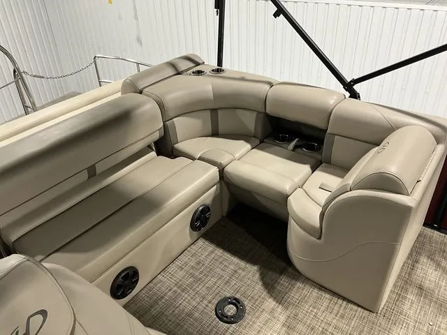 Slide: The Image of Harris Cruiser 220 2019 - 8