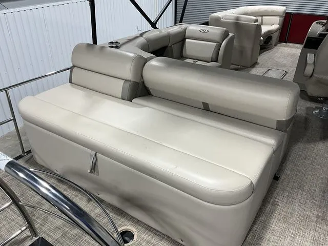 Slide: The Image of Harris Cruiser 220 2019 - 9