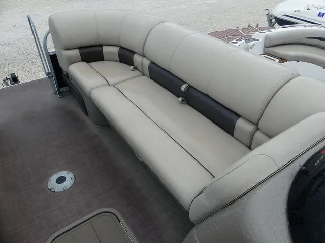 Slide: The Image of Sun Tracker SportFish 22 XP3 2022 - 11