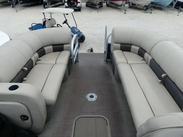 Slide: The Image of Sun Tracker SportFish 22 XP3 2022 - 15