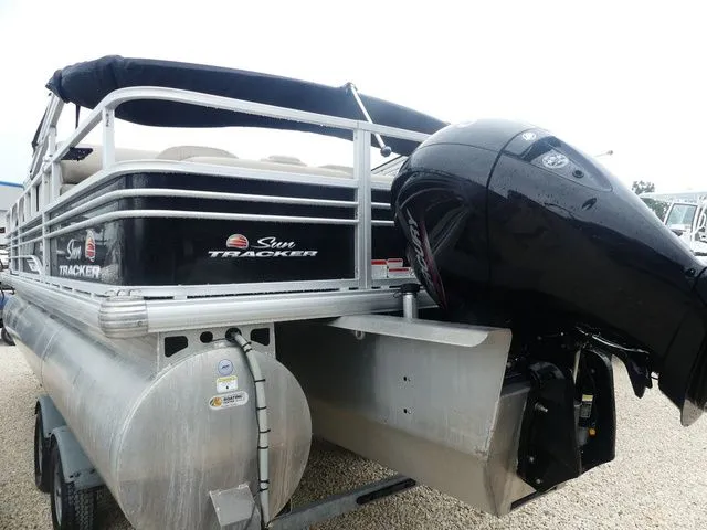 Slide: The Image of Sun Tracker SportFish 22 XP3 2022 - 4