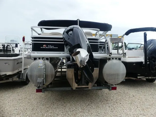 Slide: The Image of Sun Tracker SportFish 22 XP3 2022 - 5