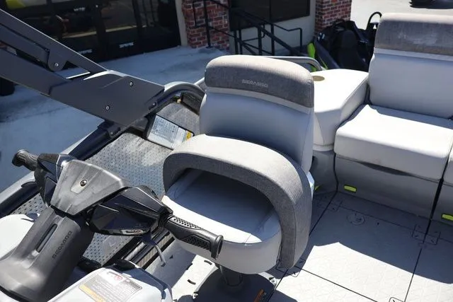 Slide: The Image of Sea-Doo PB SWT SPORT COMPACT 170 YL GALV 23 2023 - 12