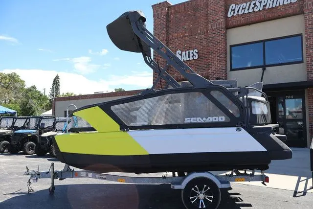 Slide: The Image of Sea-Doo PB SWT SPORT COMPACT 170 YL GALV 23 2023 - 3