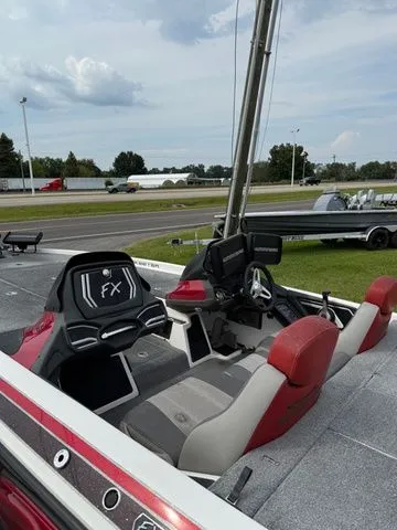 Slide: The Image of Skeeter FX21 2016 - 4