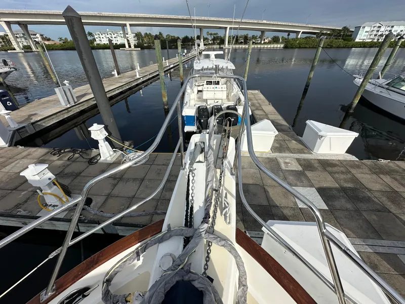 Slide: The Image of Helm of 1999 Kadey-Krogen 39 yacht with Garmin navigation systems. - 43