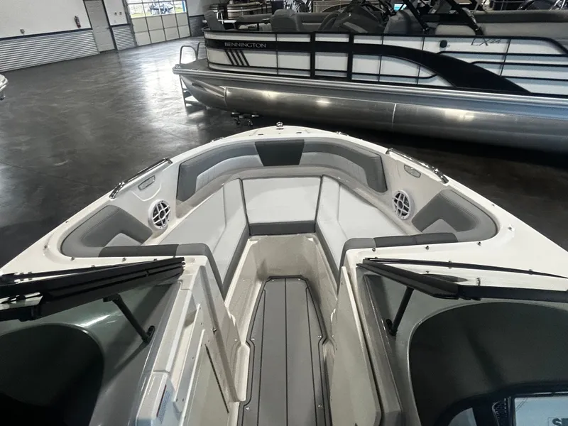 Slide: The Image of Chaparral 21 SSi 2026 - 14