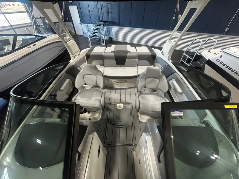 Slide: The Image of Chaparral 21 SSi 2026 - 17