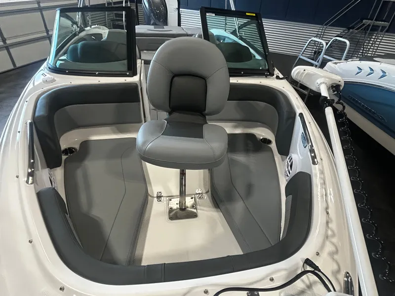 Slide: The Image of Chaparral 21 SSi Ski & Fish OB 2026 - 14