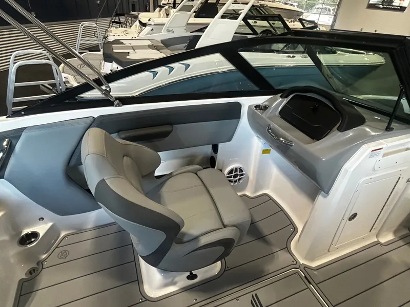 Slide: The Image of Chaparral 21 SSi Ski & Fish OB 2026 - 7