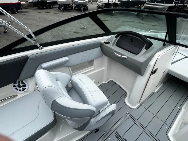 Slide: The Image of Chaparral 23 SSi 2026 - 10