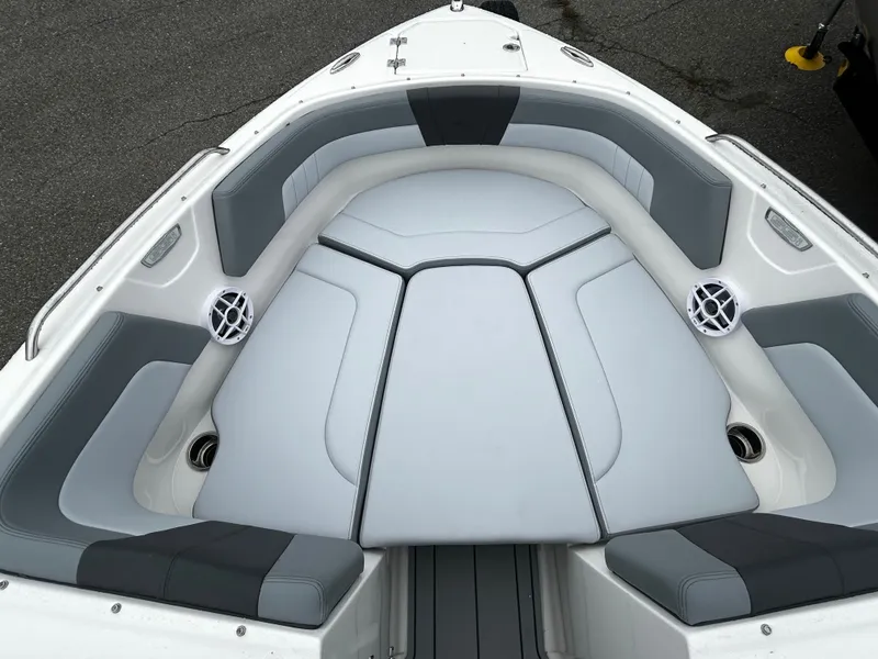 Slide: The Image of Chaparral 23 SSi 2026 - 14