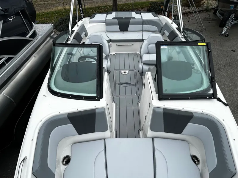 Slide: The Image of Chaparral 23 SSi 2026 - 15