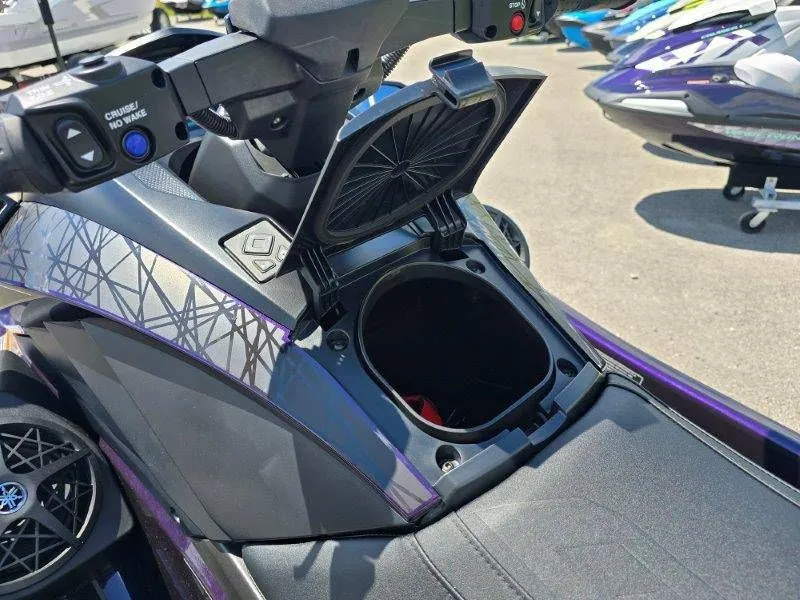 Slide: The Image of Yamaha Waverunner GP HO w/ Audio 2026 - 20