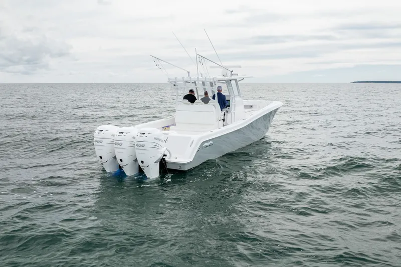 Slide: The Image of Invincible 39 Open Fisherman 2020 - 8