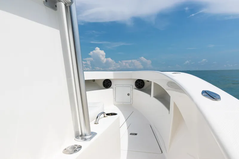 Slide: The Image of 2018 SeaVee 29 boat deck with ocean view and clear sky. - 11
