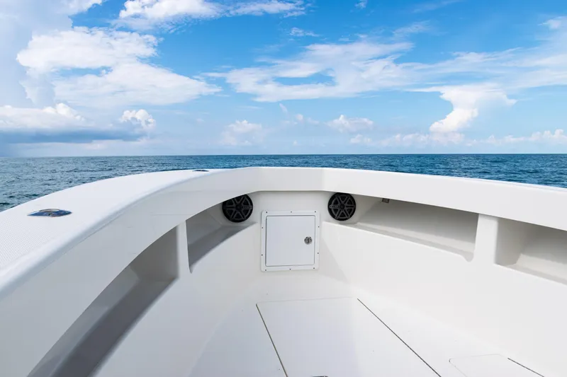 Slide: The Image of 2018 SeaVee 29 boat deck with ocean view and blue sky. - 46