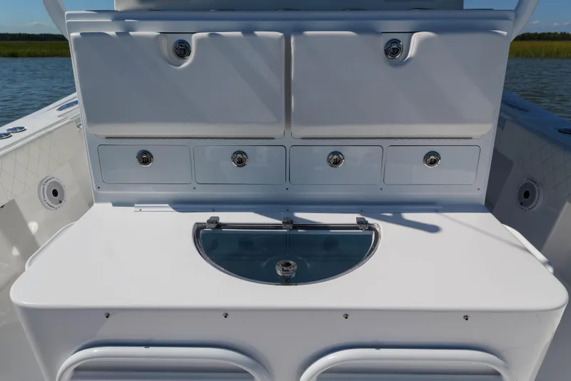 Slide: The Image of Onslow Bay TE Pelagic Predator- Center Console Storage - 39