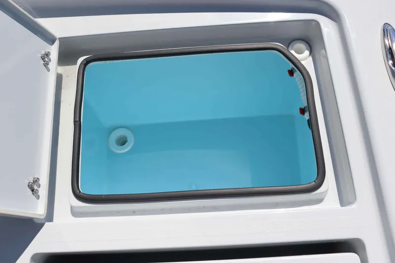 Slide: The Image of Pathfinder 2500 Hybrid 2026 - 18