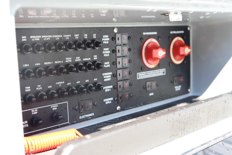 Slide: The Image of Pathfinder 2500 Hybrid 2026 - 20