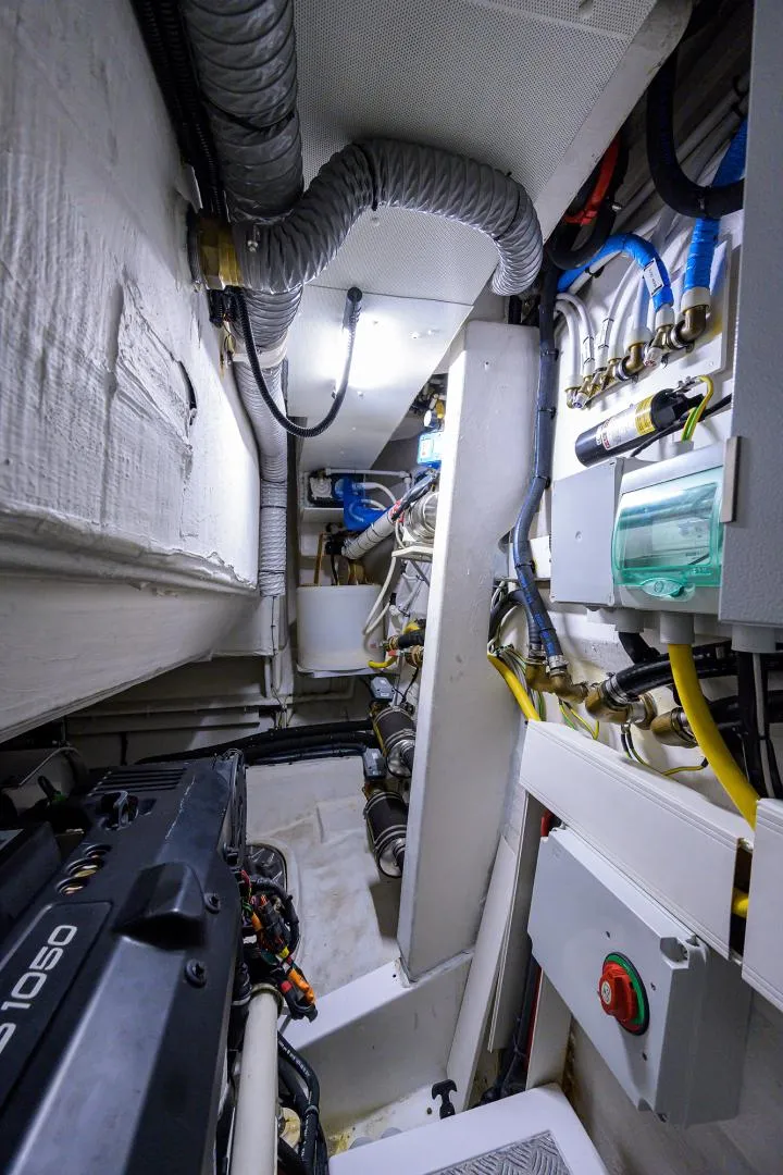 Slide: The Image of Azimut S7 2019 - 54