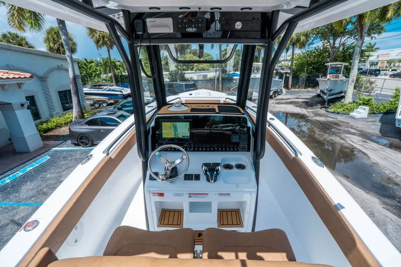 Slide: The Image of Sea Hunt Ultra 265 SE 2026 - 16