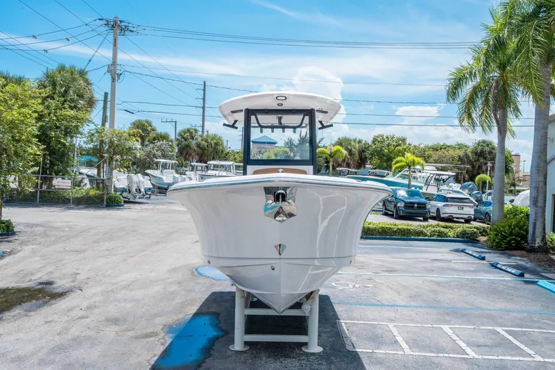 Slide: The Image of Sea Hunt Ultra 265 SE 2026 - 7