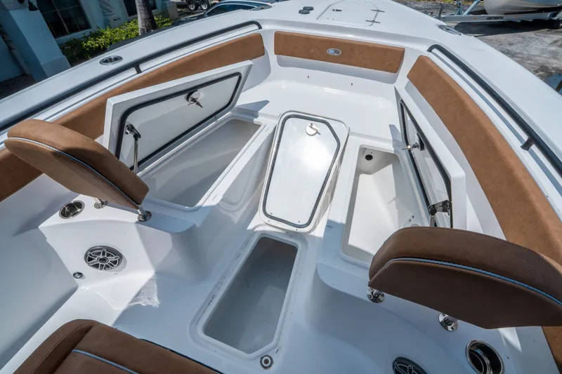 Slide: The Image of Sea Hunt Ultra 265 SE 2026 - 23