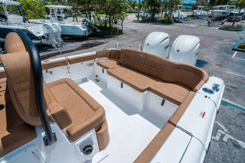 Slide: The Image of Sea Hunt Ultra 265 SE 2026 - 10