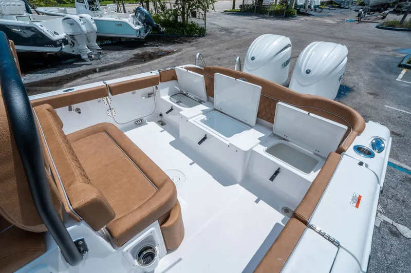 Slide: The Image of Sea Hunt Ultra 265 SE 2026 - 12