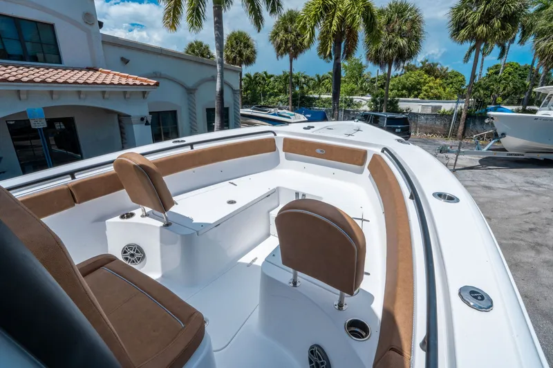 Slide: The Image of Sea Hunt Ultra 265 SE 2026 - 22