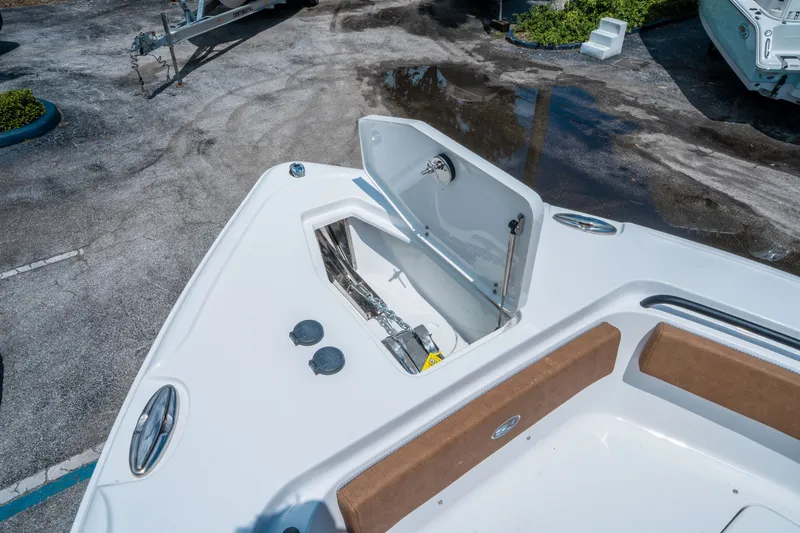 Slide: The Image of Sea Hunt Ultra 265 SE 2026 - 25