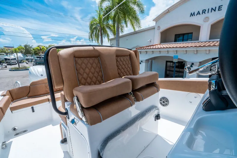 Slide: The Image of Sea Hunt Ultra 265 SE 2026 - 18