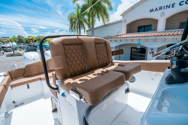 Slide: The Image of Sea Hunt Ultra 265 SE 2026 - 19