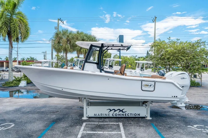 Slide: The Image of Sea Hunt Ultra 265 SE 2026 - 5