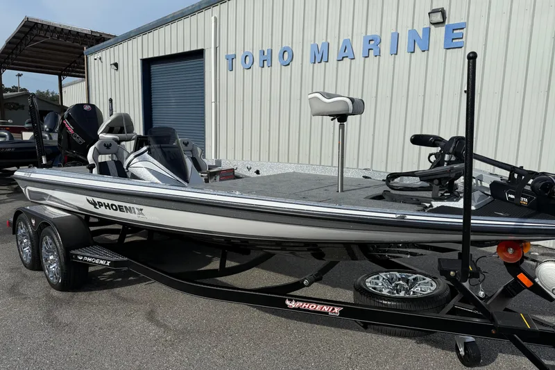 Slide: The Image of 2026 Phoenix 920 Elite X boat at Toho Marine dealership. - 2