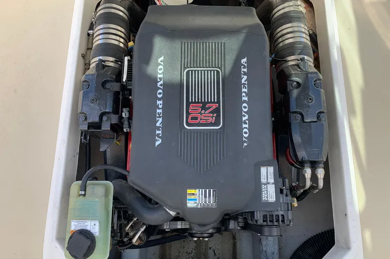 Slide: The Image of Volvo Penta 5.7 OSI engine in 2004 Hunt Yachts Surfhunter 25 boat. - 51