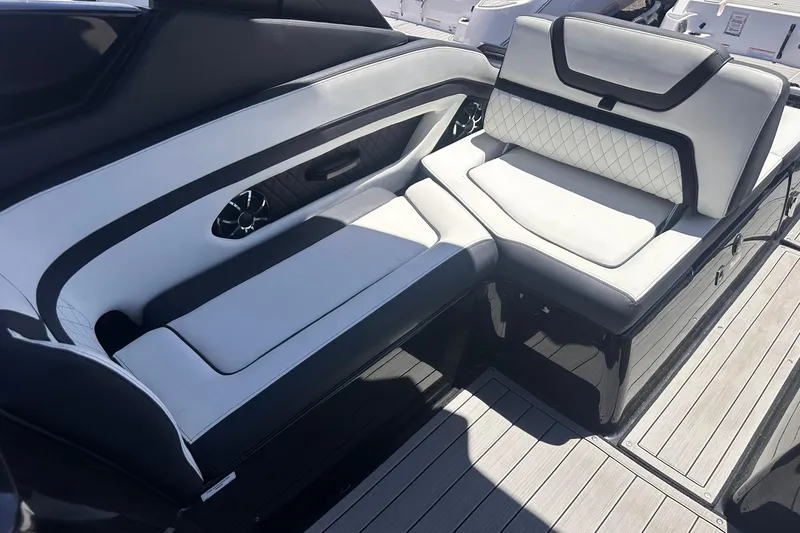 Slide: The Image of Luxurious seating on 2025 Yamaha Boats 275SD, featuring sleek design and premium materials. - 45