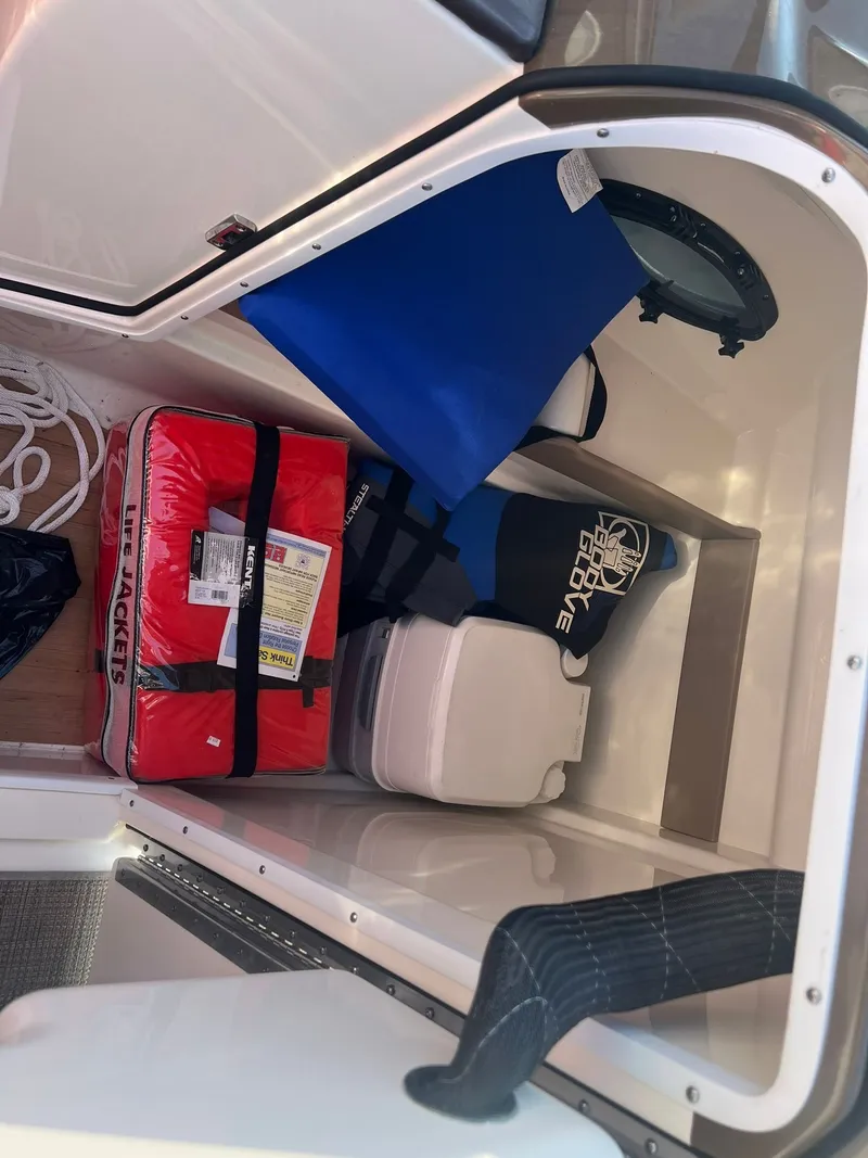 Slide: The Image of 2015 Formula 270 Bowrider 12 - 12