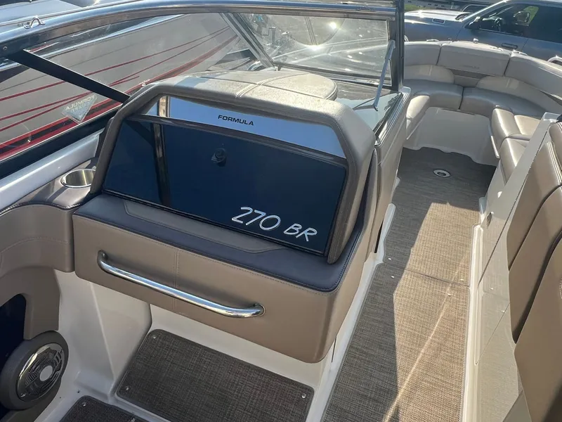 Slide: The Image of 2015 Formula 270 Bowrider 21 - 21