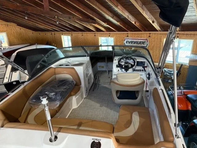 Slide: The Image of NauticStar 203 DC Sport Deck Boat 2023 - 4