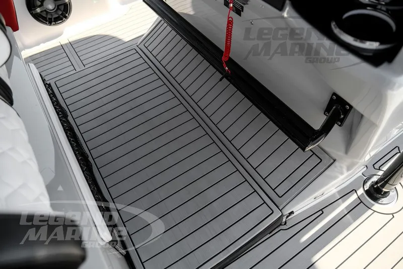 Slide: The Image of Nor-Tech 390 Sport 2026 - 40