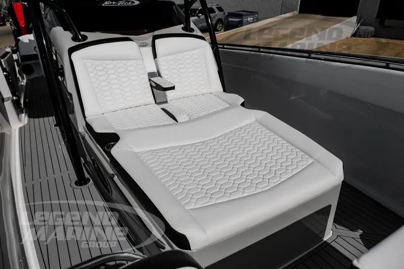 Slide: The Image of Nor-Tech 390 Sport 2026 - 44