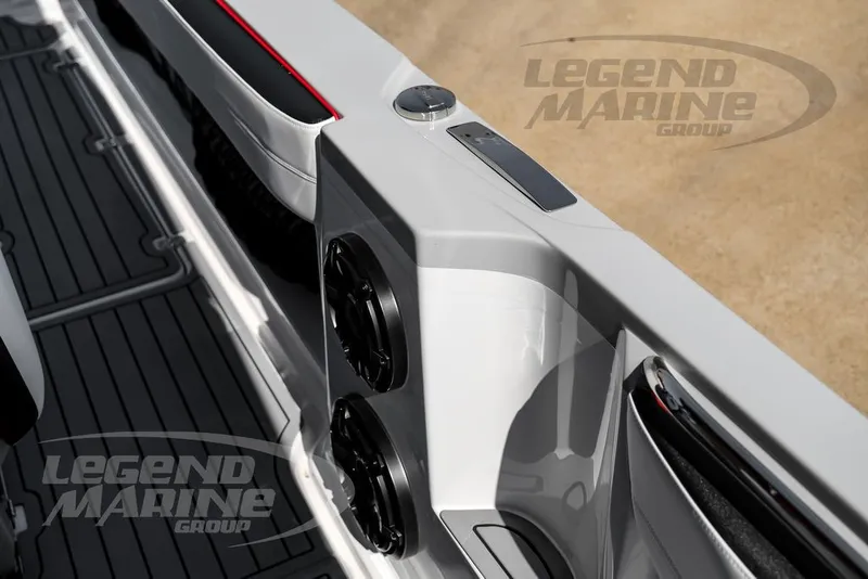 Slide: The Image of Nor-Tech 390 Sport 2026 - 65