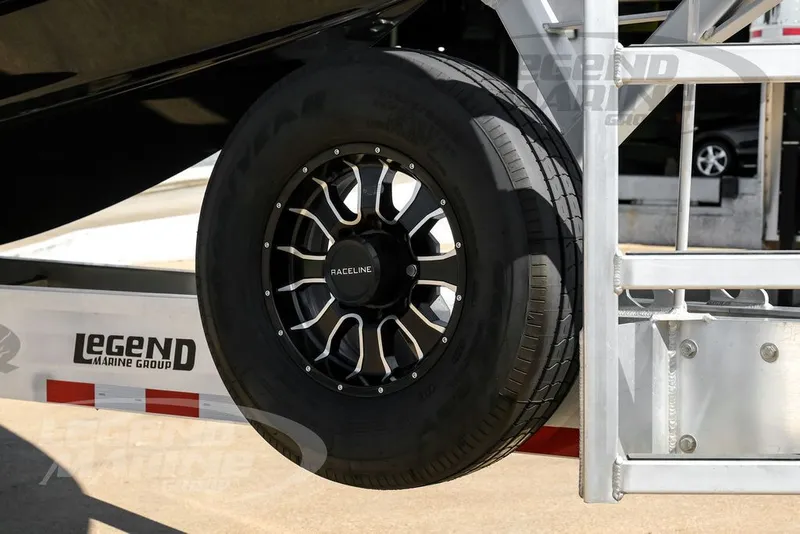 Slide: The Image of Nor-Tech 390 Sport 2026 - 85