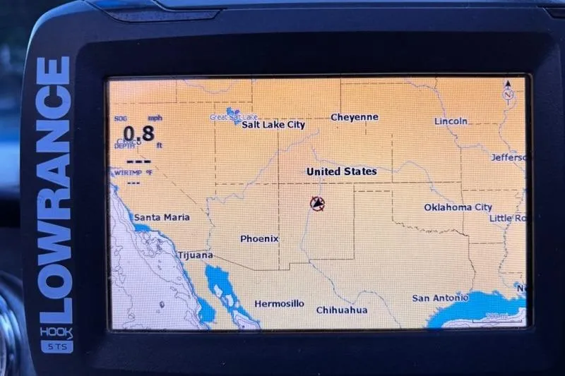 Slide: The Image of Lowrance GPS display showing map of the United States on a 2013 Yamaha Boats AR192. - 20
